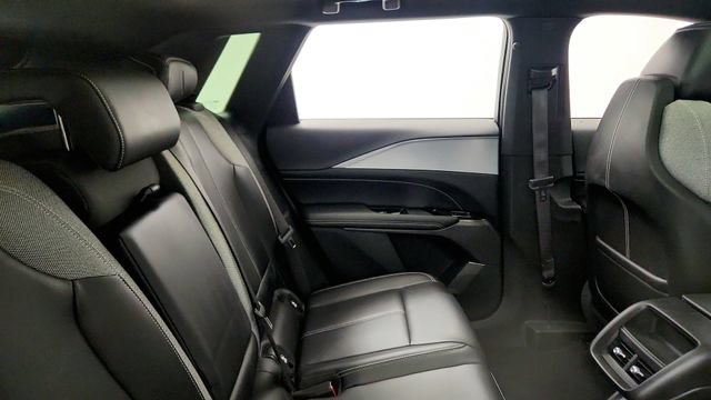 Used 2024 Cadillac Lyriq Tech RWD image 39