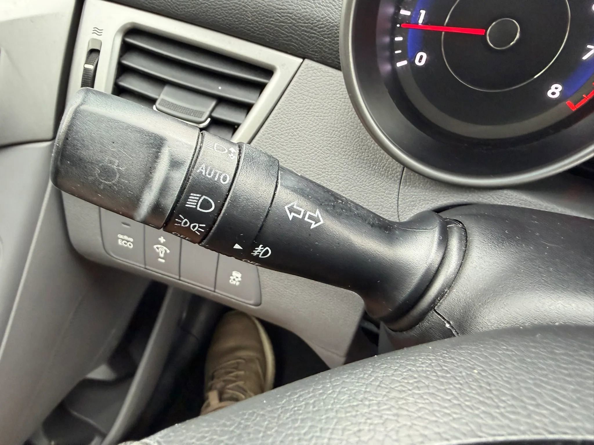 Used 2012 Hyundai Elantra Limited w/ Technology Pkg 5 FWD image 44