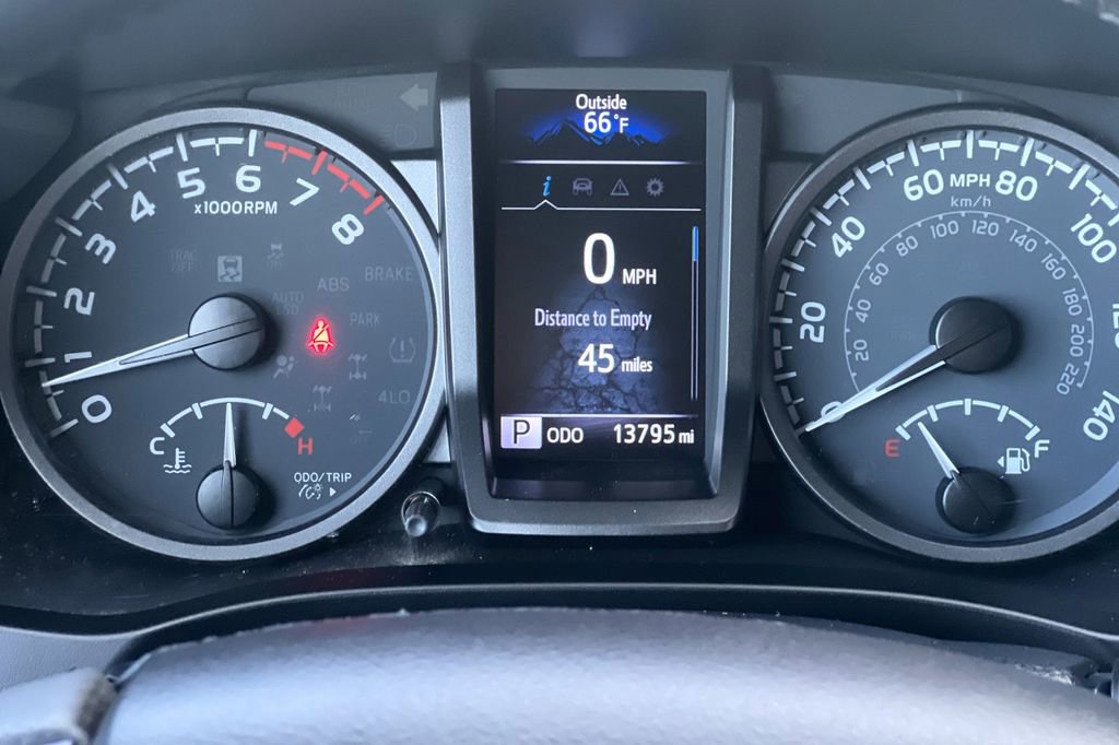 Certified 2021 Toyota Tacoma TRD Off-Road AWD/4WD image 30