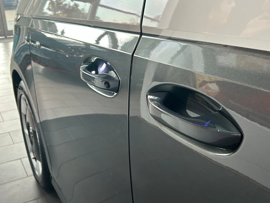 New 2025 Volkswagen ID. Buzz Pro S Plus AWD/4WD image 26