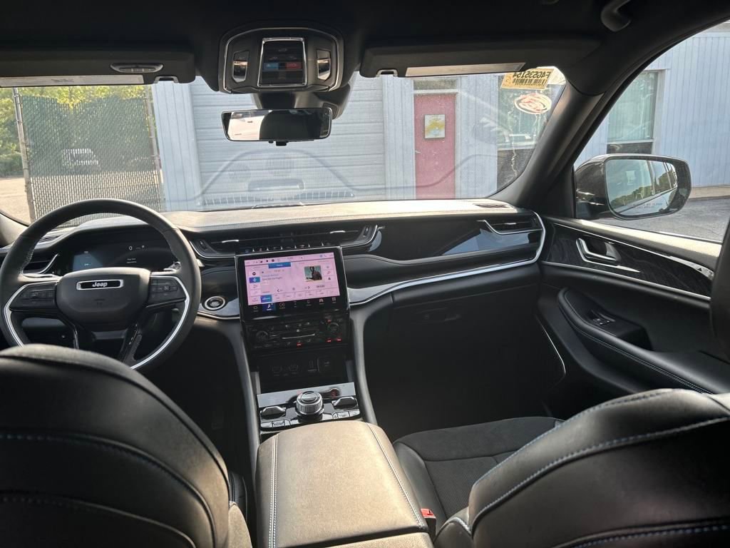 New 2024 Jeep Grand Cherokee Trailhawk w/ Luxury Tech Group III AWD/4WD image 19