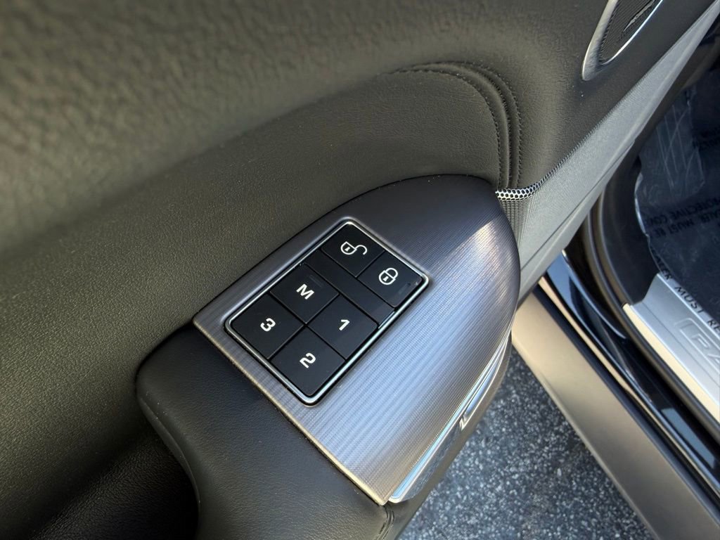Used 2020 Land Rover Range Rover Sport HSE image 15