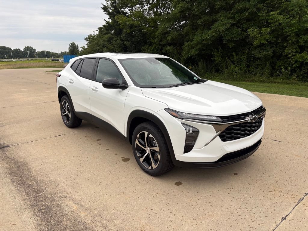 New 2026 Chevrolet Trax RS w/ Sunroof Package FWD image 11