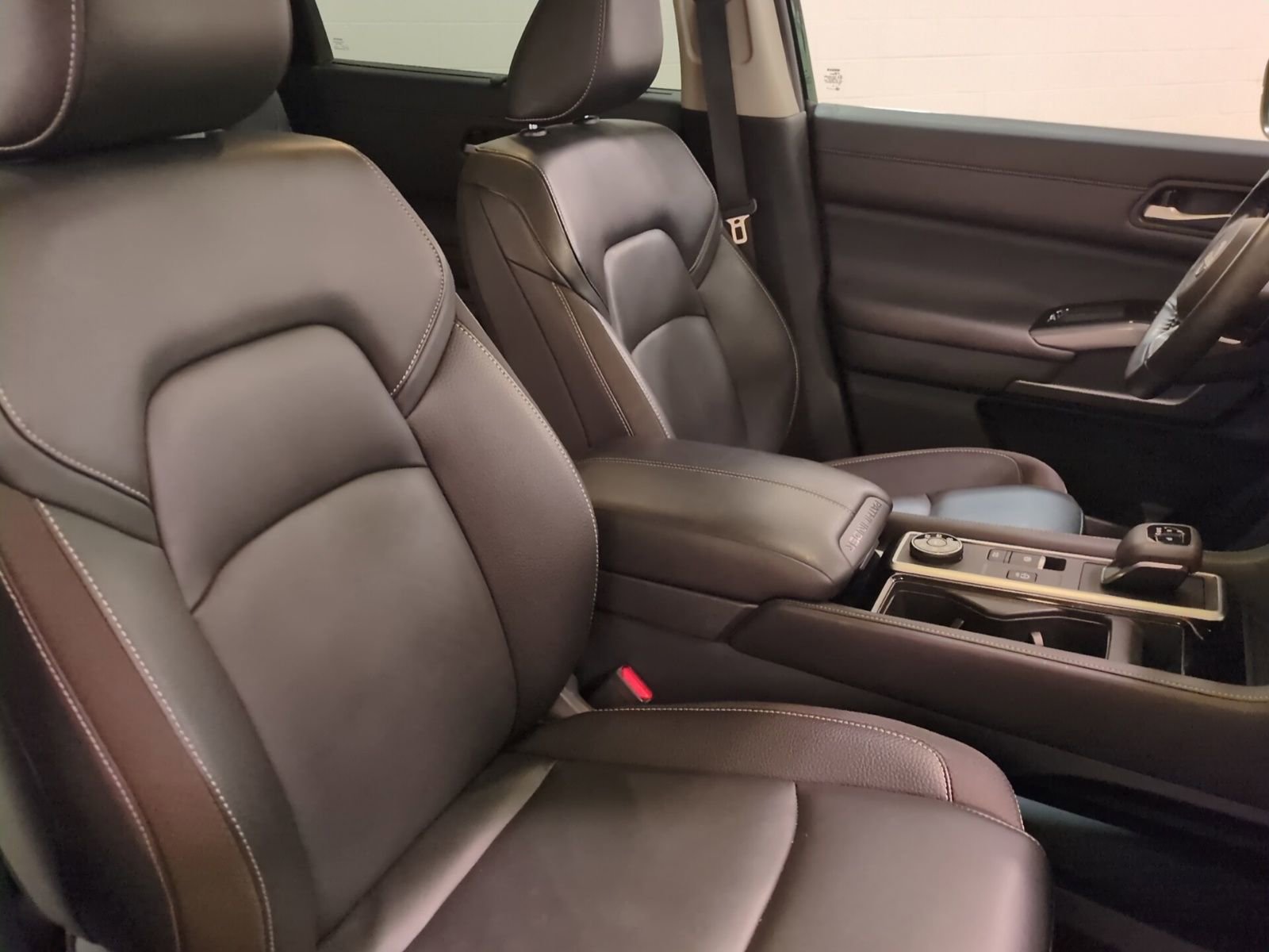 Used 2025 Nissan Pathfinder SL w/ Cargo Package image 9