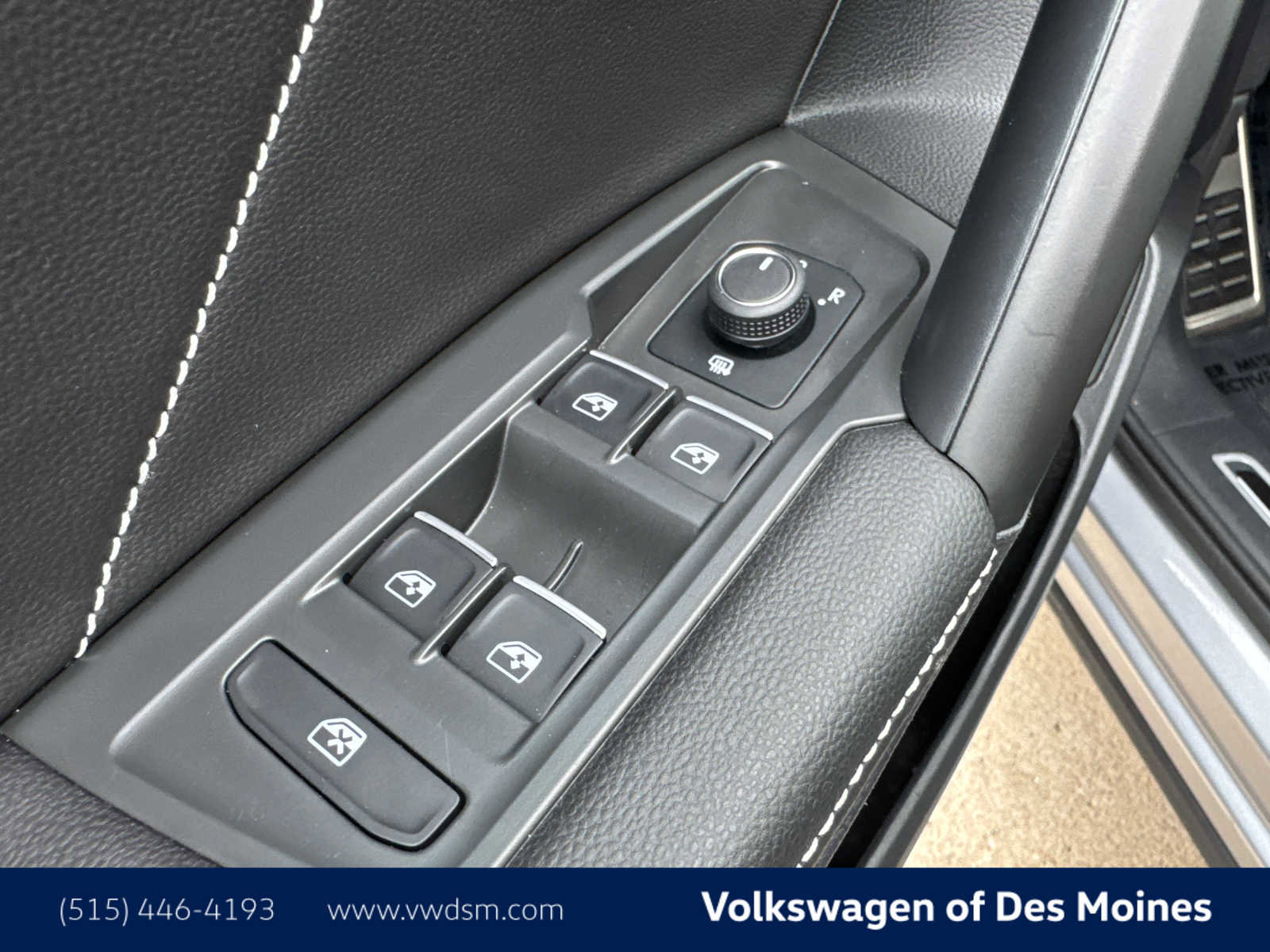 Used 2024 Volkswagen Tiguan SE R-Line image 23