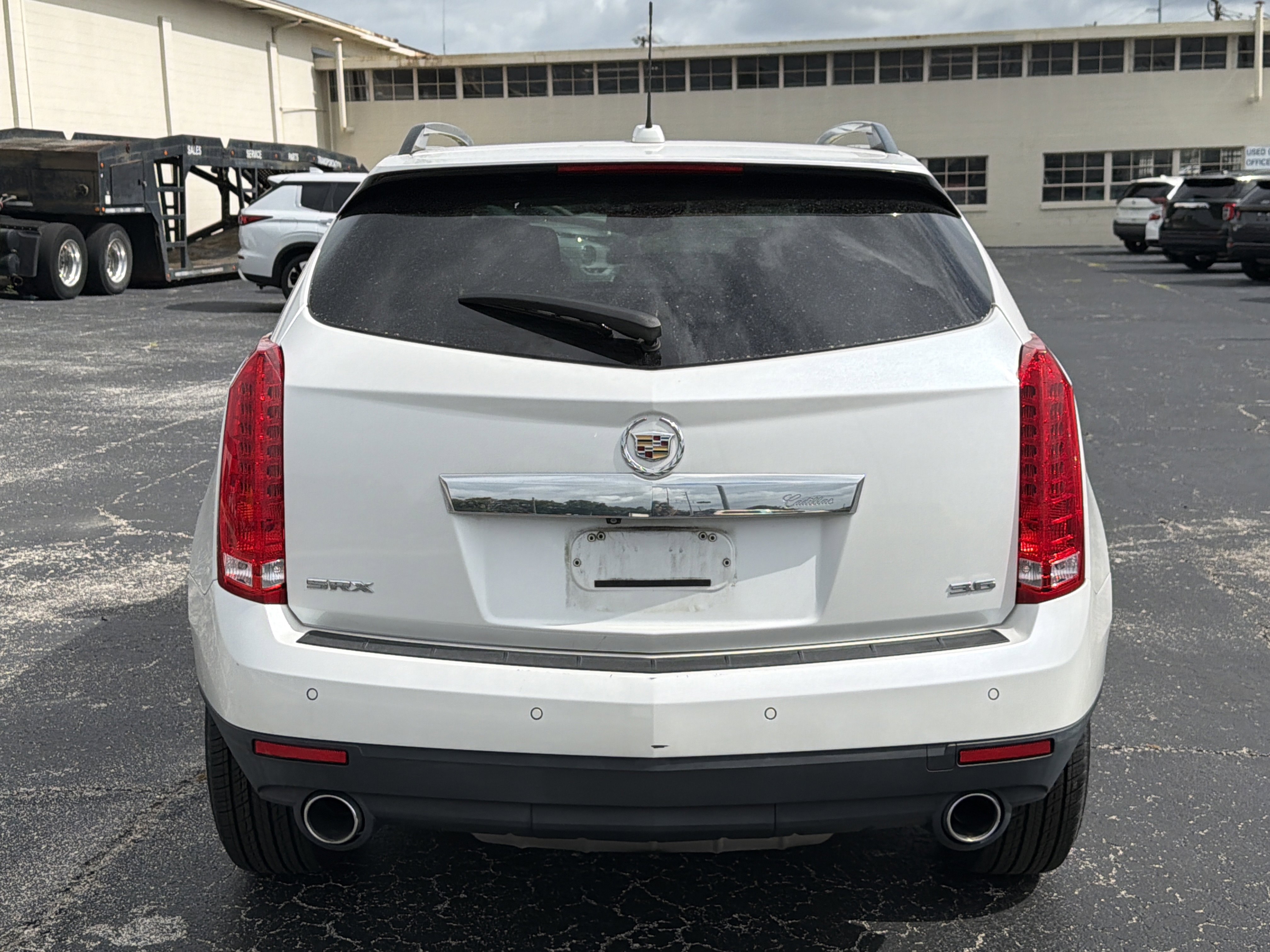 Used 2016 Cadillac SRX Luxury w/ Driver Awareness Package FWD image 4