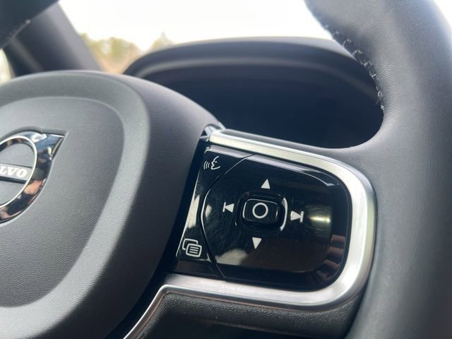 Certified 2023 Volvo XC60 B6 Ultimate w/ Protection Package Premier image 34