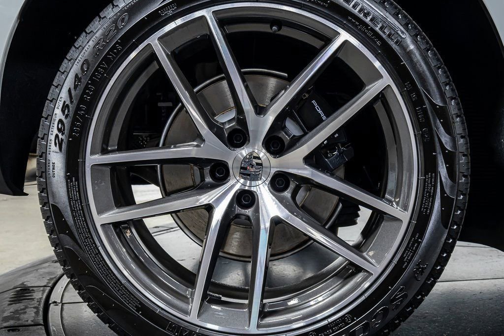 Certified 2025 Porsche Macan AWD/4WD image 23