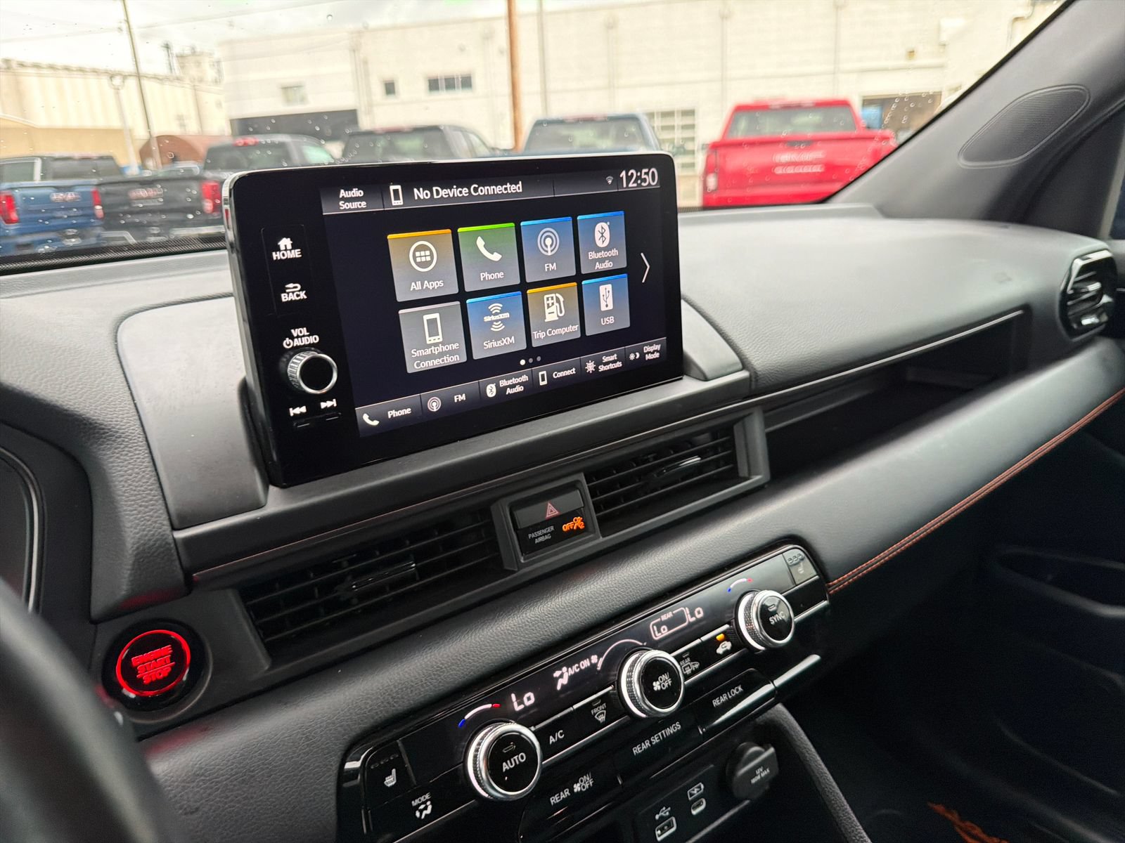 Used 2025 Honda Pilot TrailSport image 19