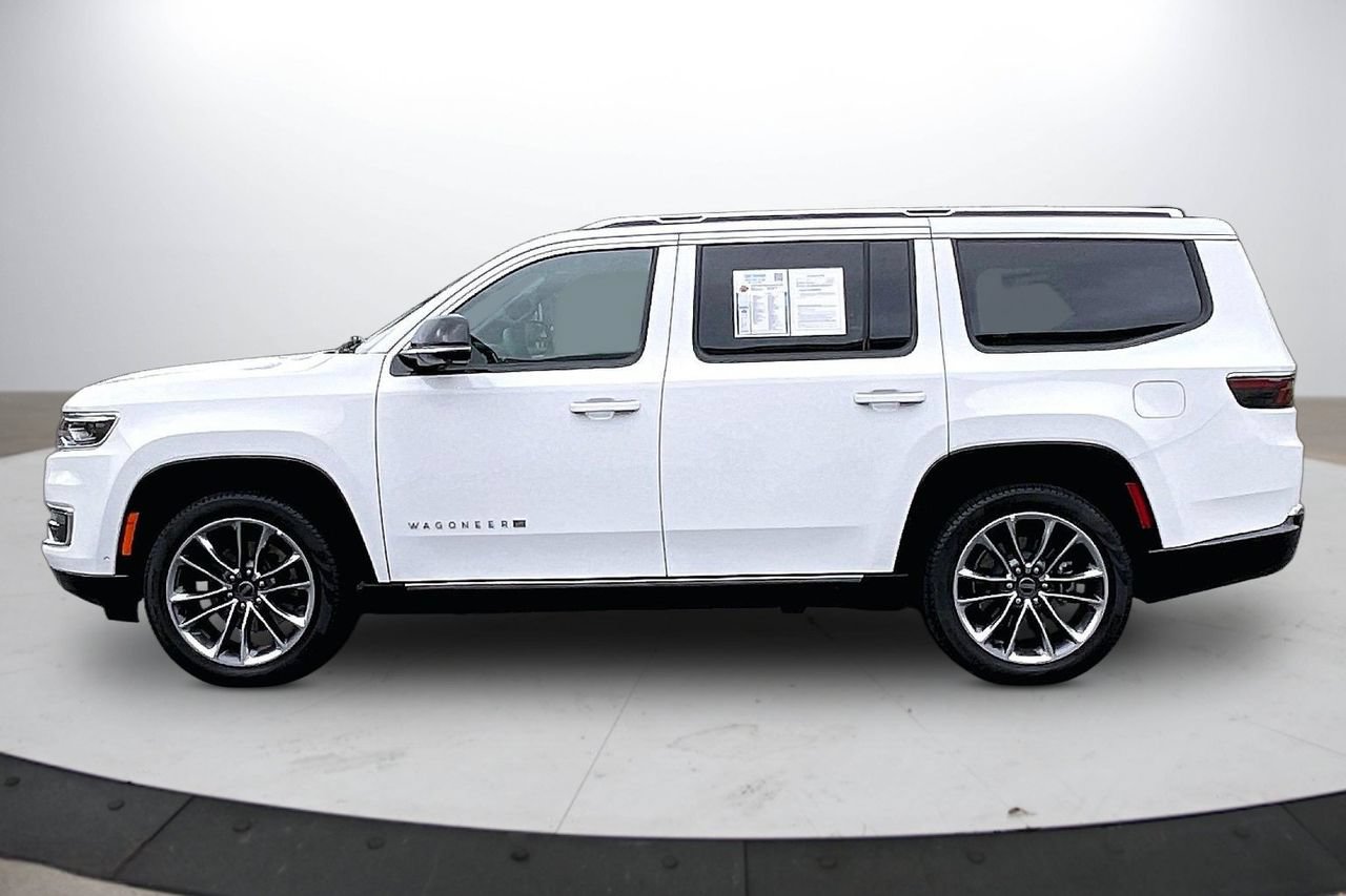 Certified 2025 Jeep Wagoneer Series III w/ Premium Group I AWD/4WD image 5