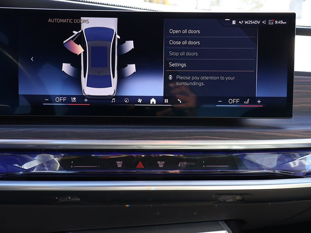 Used 2023 BMW 760i xDrive image 56