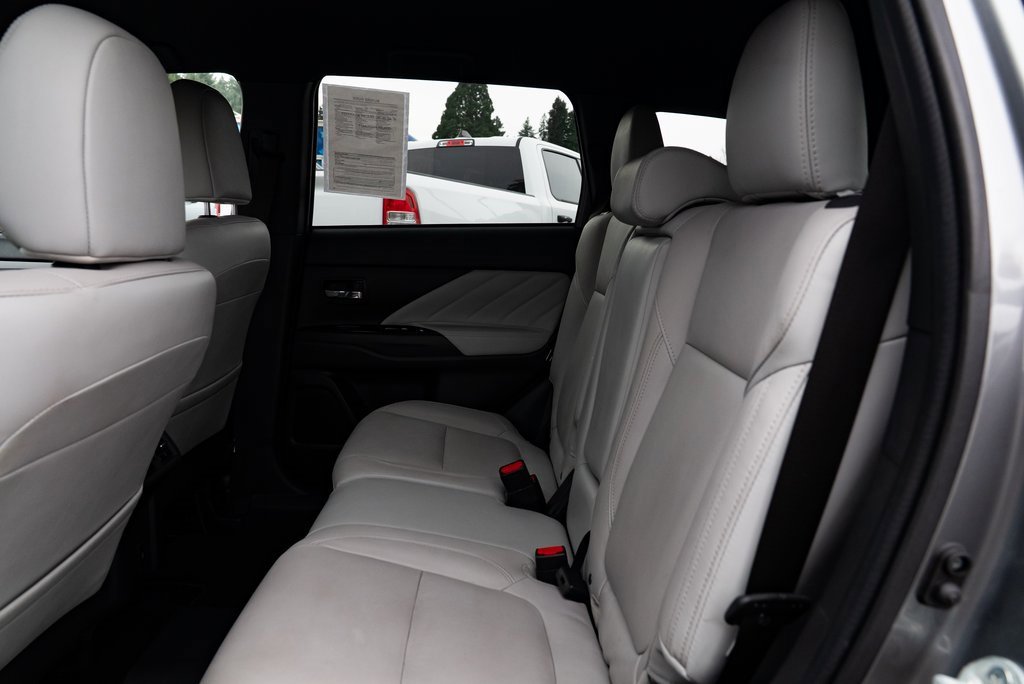 Used 2022 Mitsubishi Outlander LE image 20