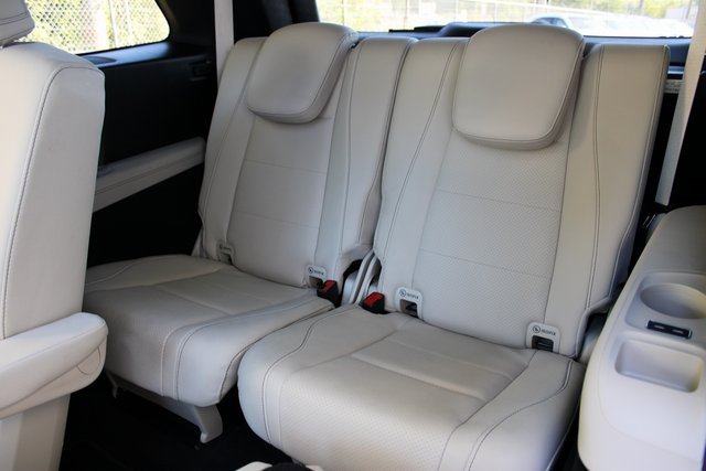Used 2025 Mercedes-Benz GLS 450 4MATIC w/ AMG Line Exterior image 13