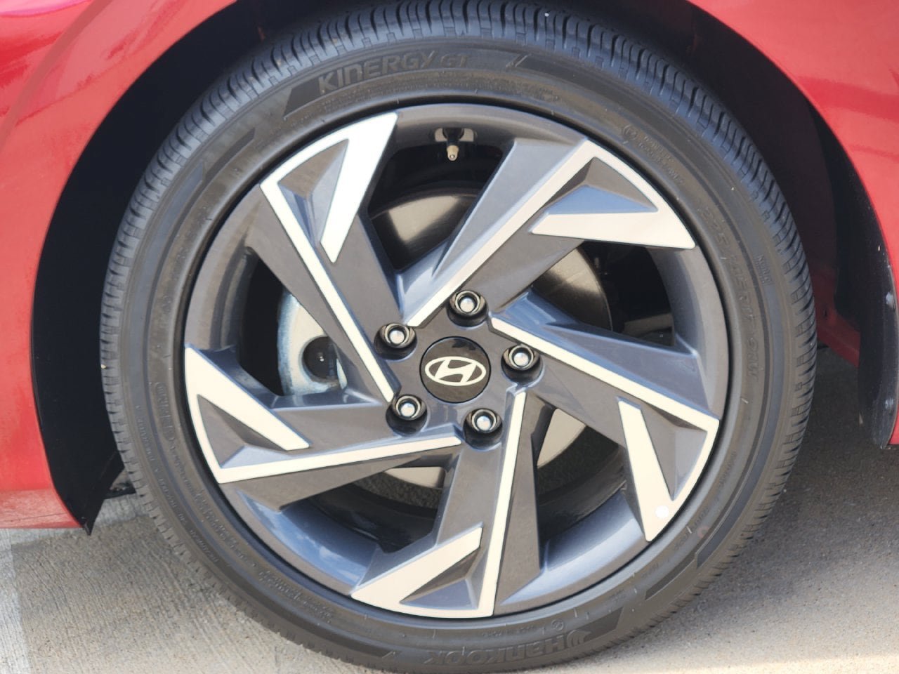 Used 2025 Hyundai Elantra Limited FWD image 7