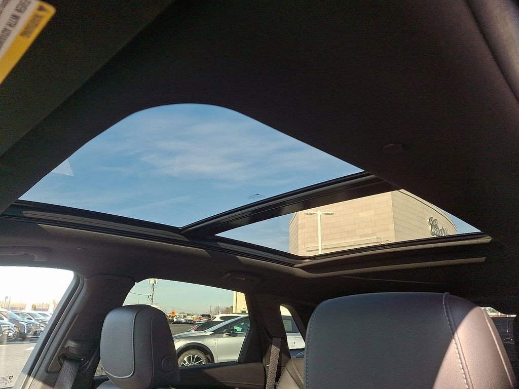 Certified 2024 Cadillac XT5 Premium Luxury w/ LPO, Floor Liner Package image 13