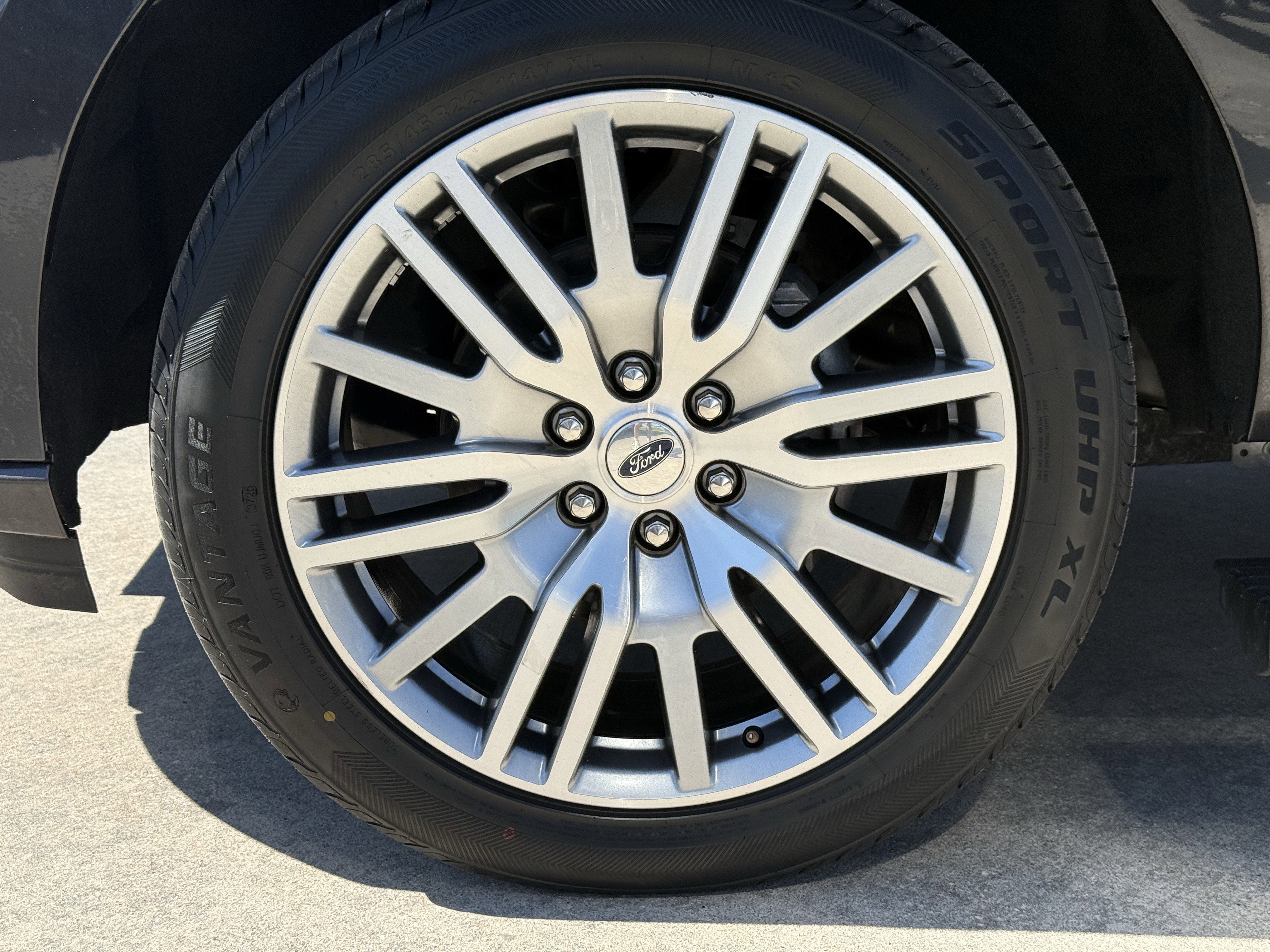 Used 2024 Ford Expedition Limited image 12