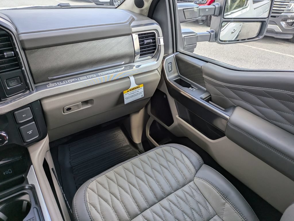 New 2026 Ford F350 Platinum w/ Platinum Plus Package AWD/4WD image 17