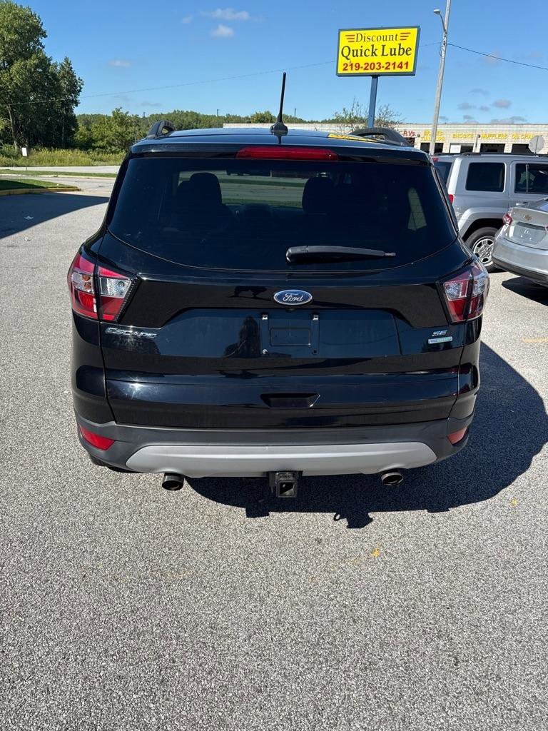 Used 2018 Ford Escape SE w/ SE Sync 3 Package FWD image 3