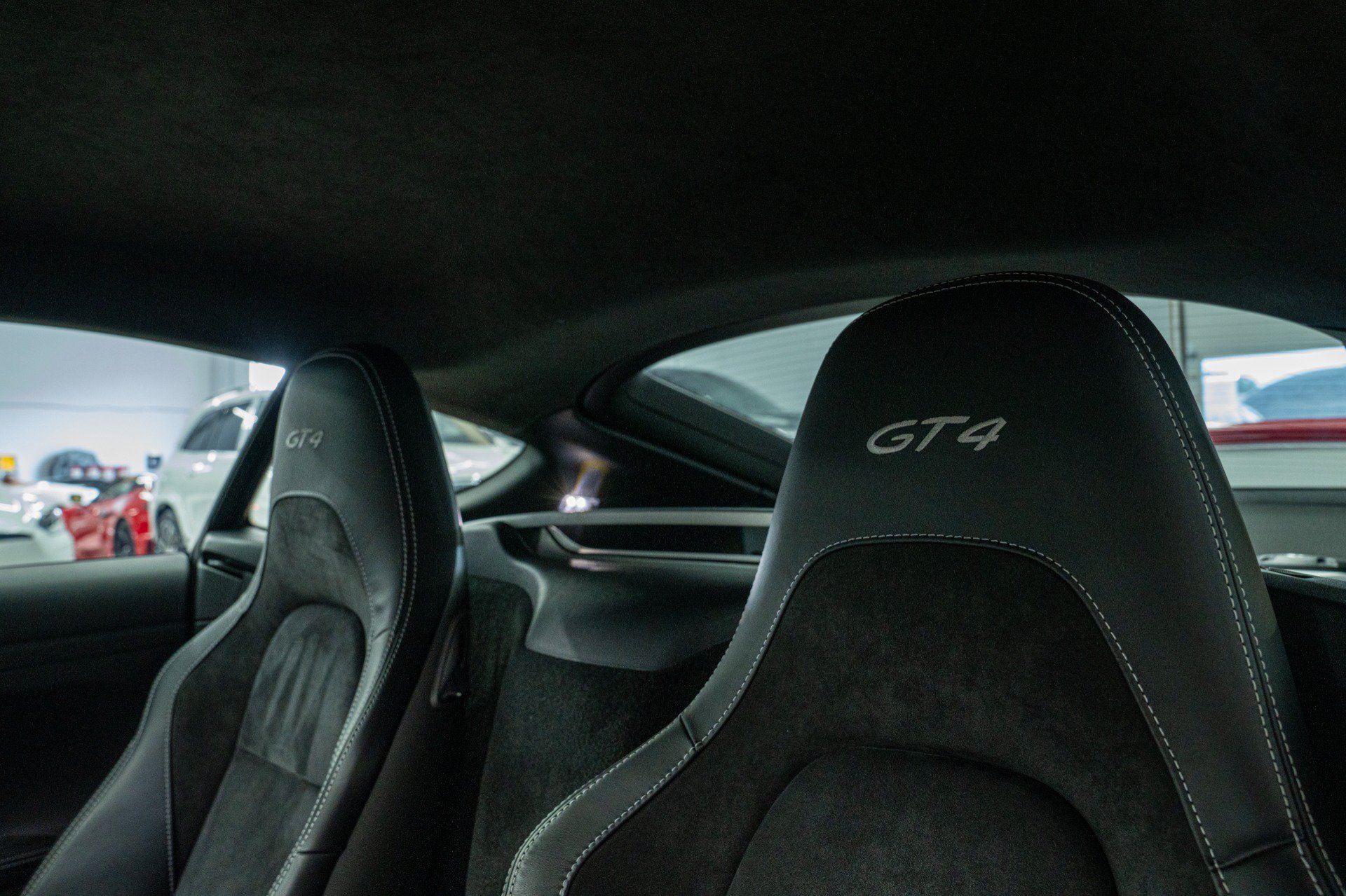 Used 2020 Porsche 718 Cayman GT4 RWD image 17