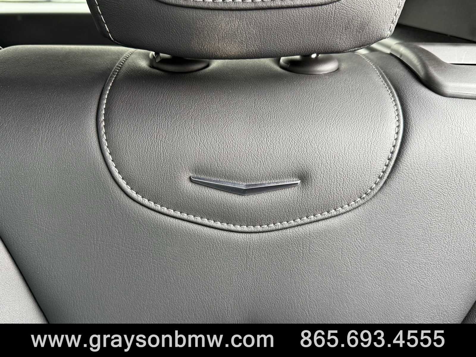 Used 2025 Cadillac XT4 Premium Luxury image 39