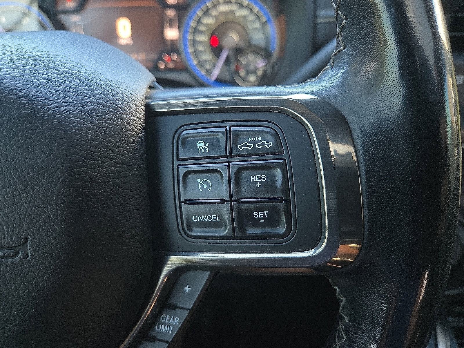 Used 2020 RAM 2500 Limited AWD/4WD image 18