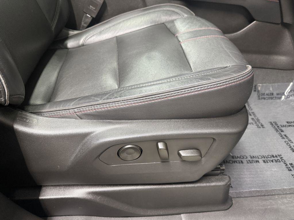 Used 2021 Chevrolet Suburban RST AWD/4WD image 37
