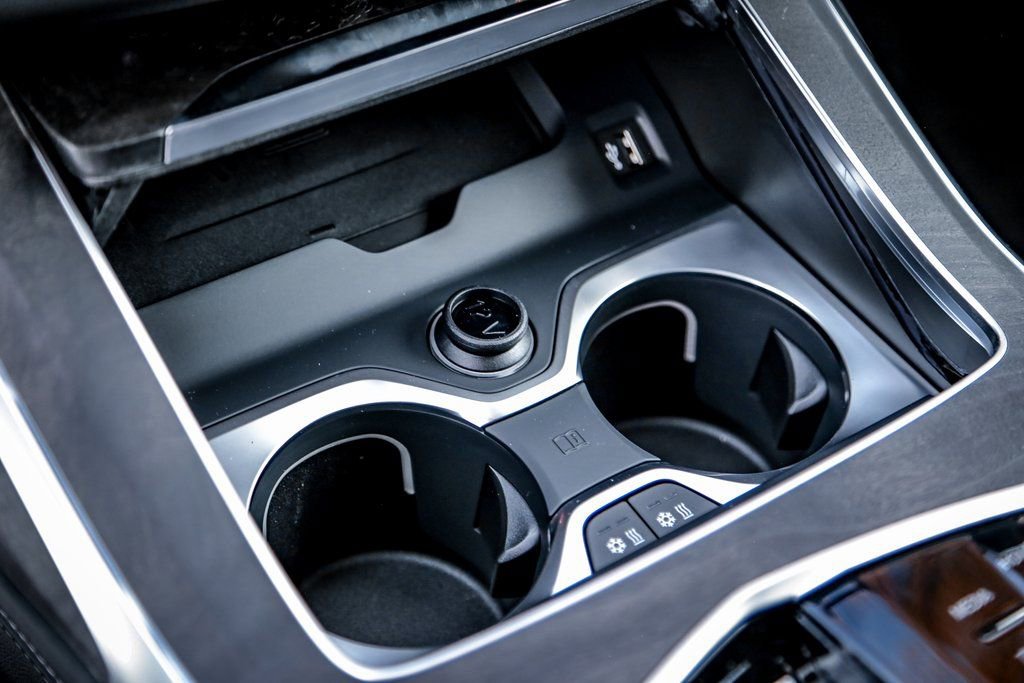 Used 2026 BMW X7 xDrive40i w/ Executive Package image 17