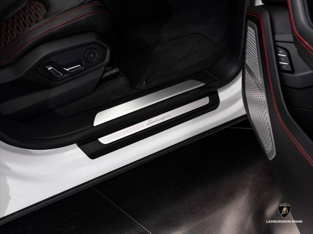 Used 2019 Lamborghini Urus AWD/4WD image 49
