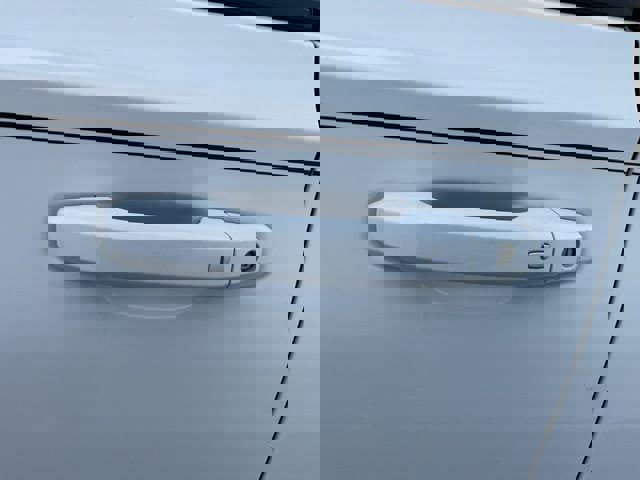 Used 2024 Chevrolet Tahoe Z71 w/ Luxury Package AWD/4WD image 24