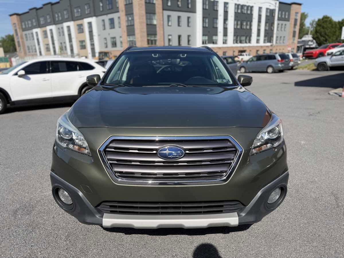 Used 2017 Subaru Outback 2.5i Touring w/ Popular Package #5A AWD/4WD image 2