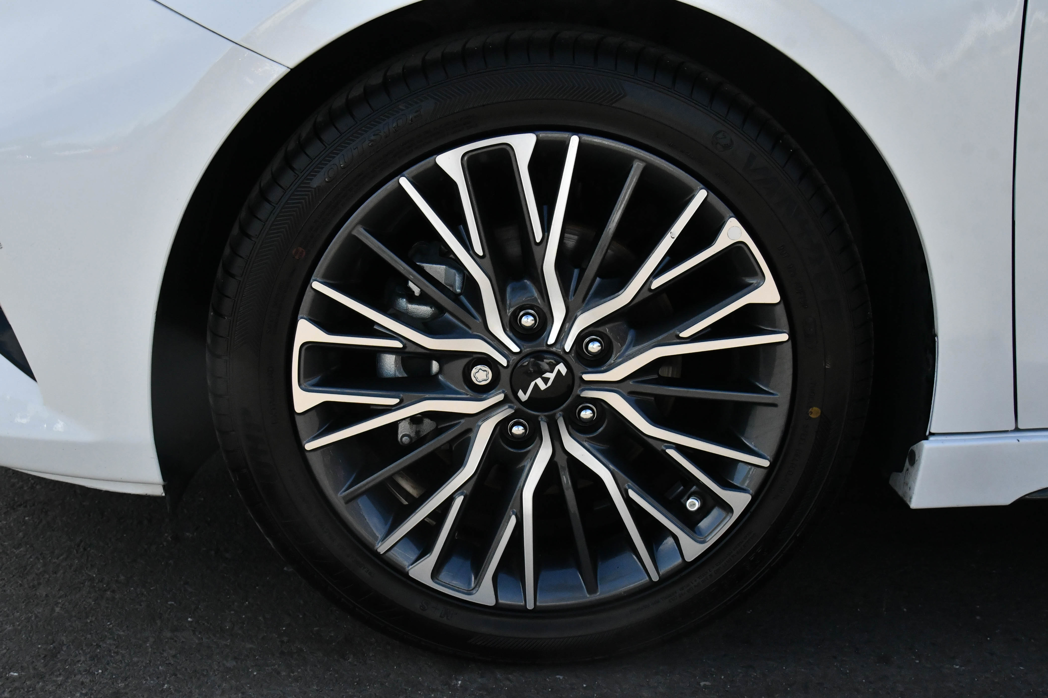 Used 2023 Kia Forte GT-Line image 12