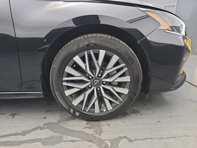 Used 2025 Nissan Altima 2.5 SV image 12