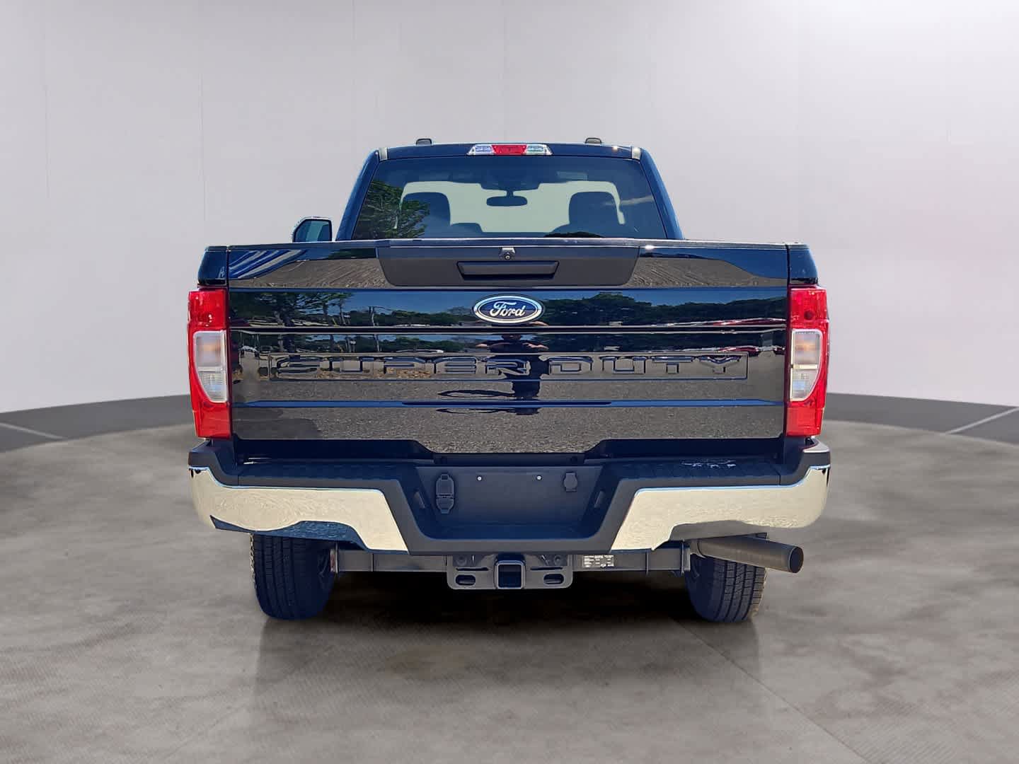Used 2022 Ford F250 XL w/ Power Equipment Group AWD/4WD image 5
