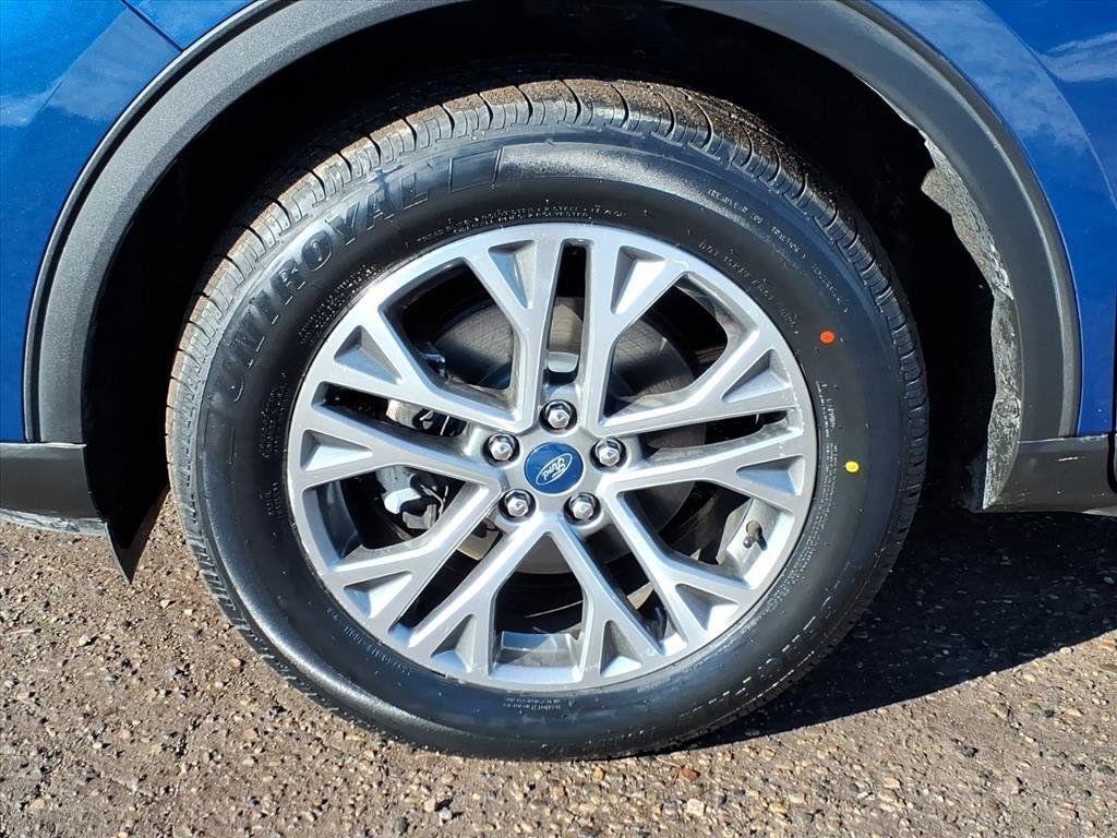 Used 2022 Ford Escape SEL image 9