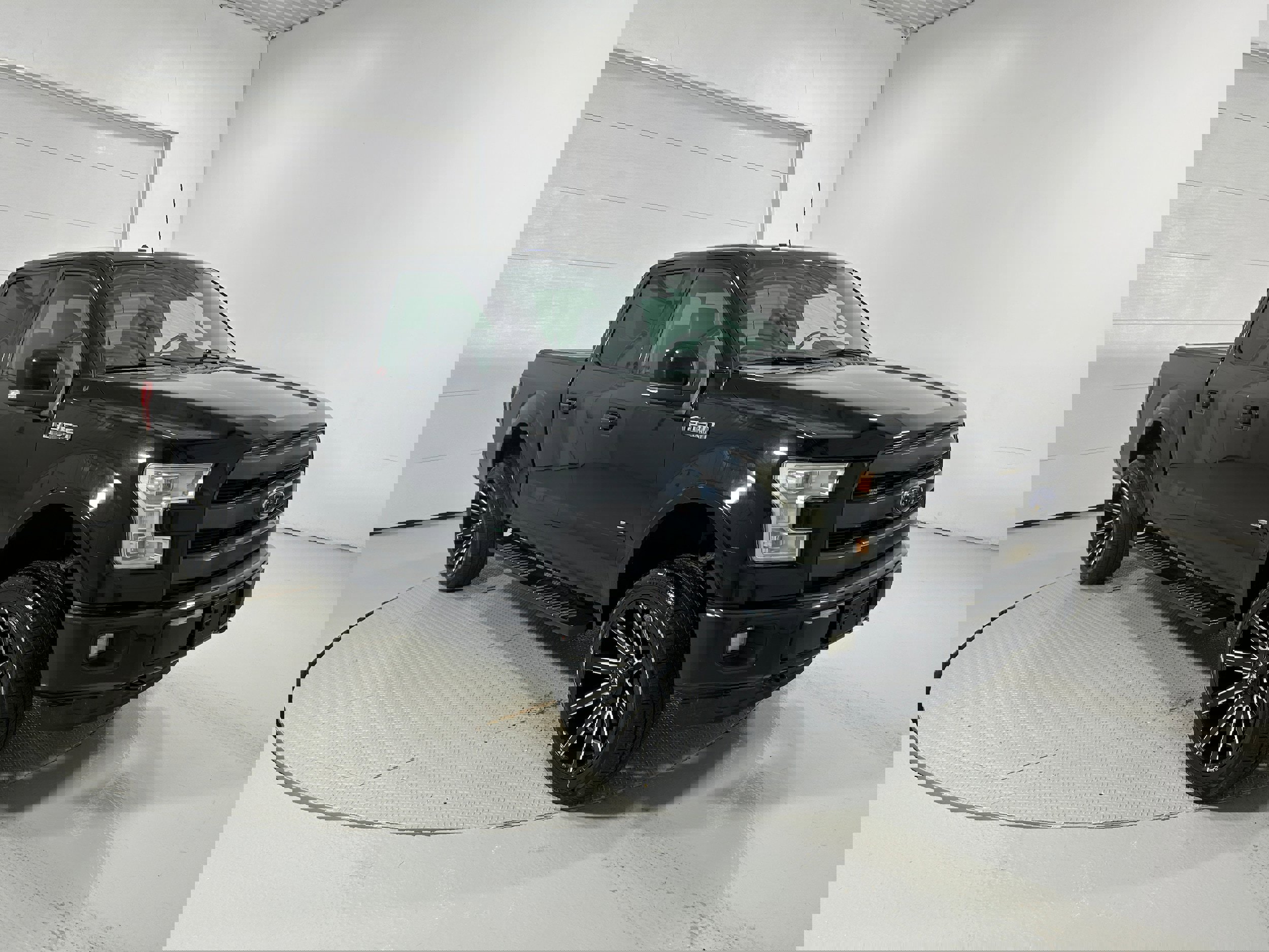 Used 2016 Ford F150 Lariat w/ Equipment Group 502A Luxury image 2