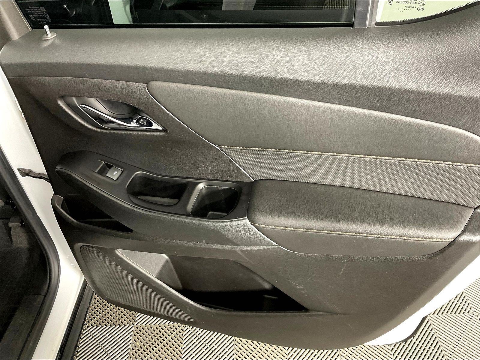 Used 2019 Chevrolet Traverse Premier w/ Redline Edition AWD/4WD image 39