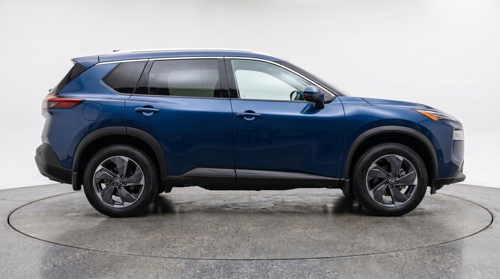Used 2025 Nissan Rogue SV FWD image 11