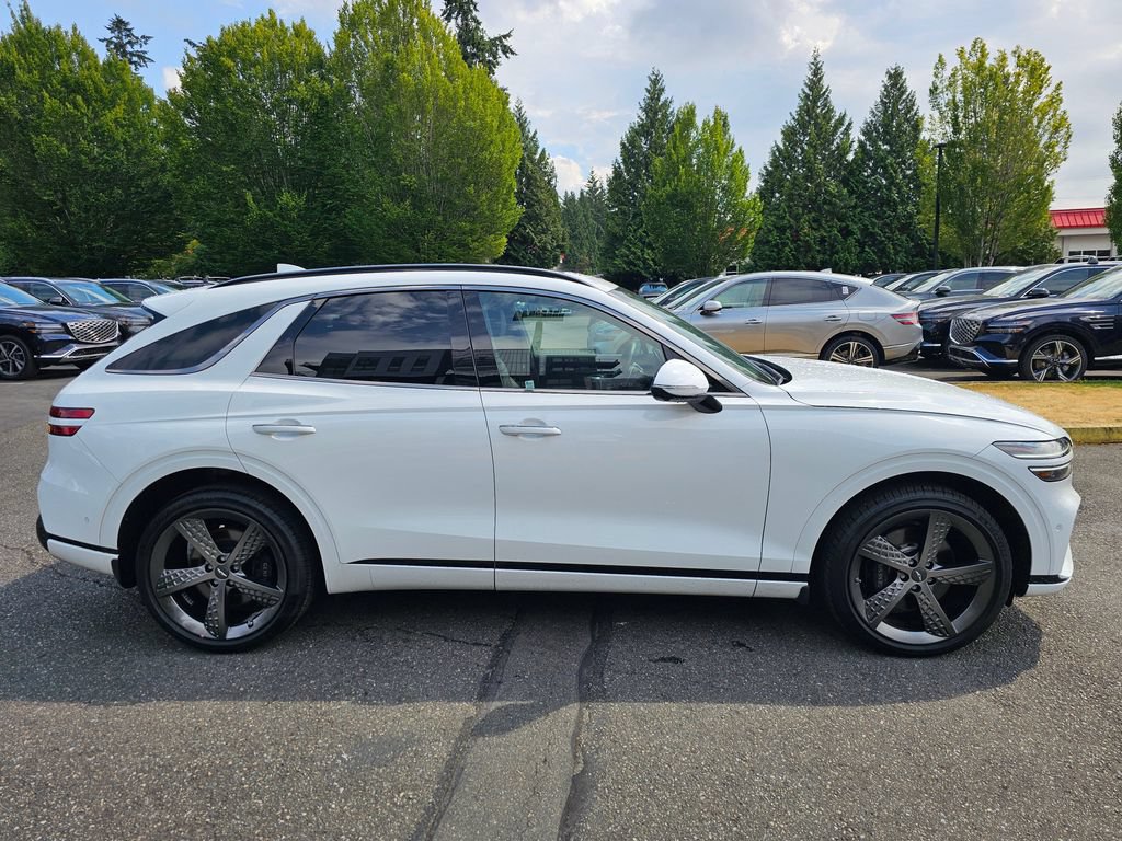 Certified 2025 Genesis GV70 3.5T Sport w/ Sport Prestige Package AWD/4WD image 4