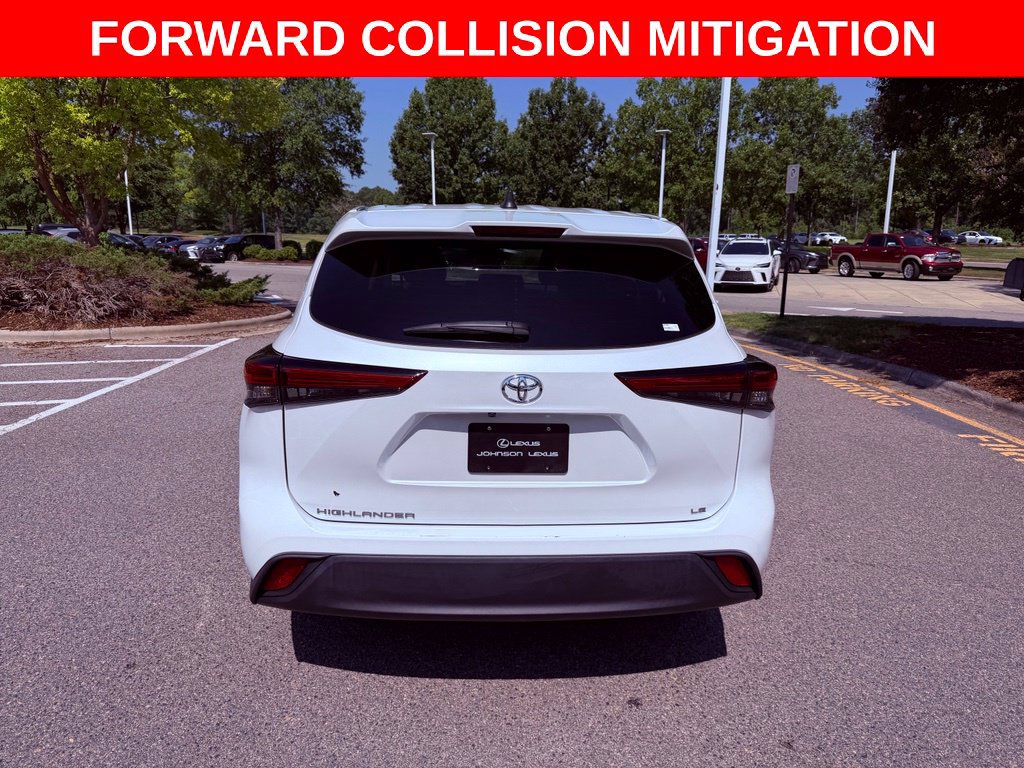 Used 2023 Toyota Highlander LE FWD image 6