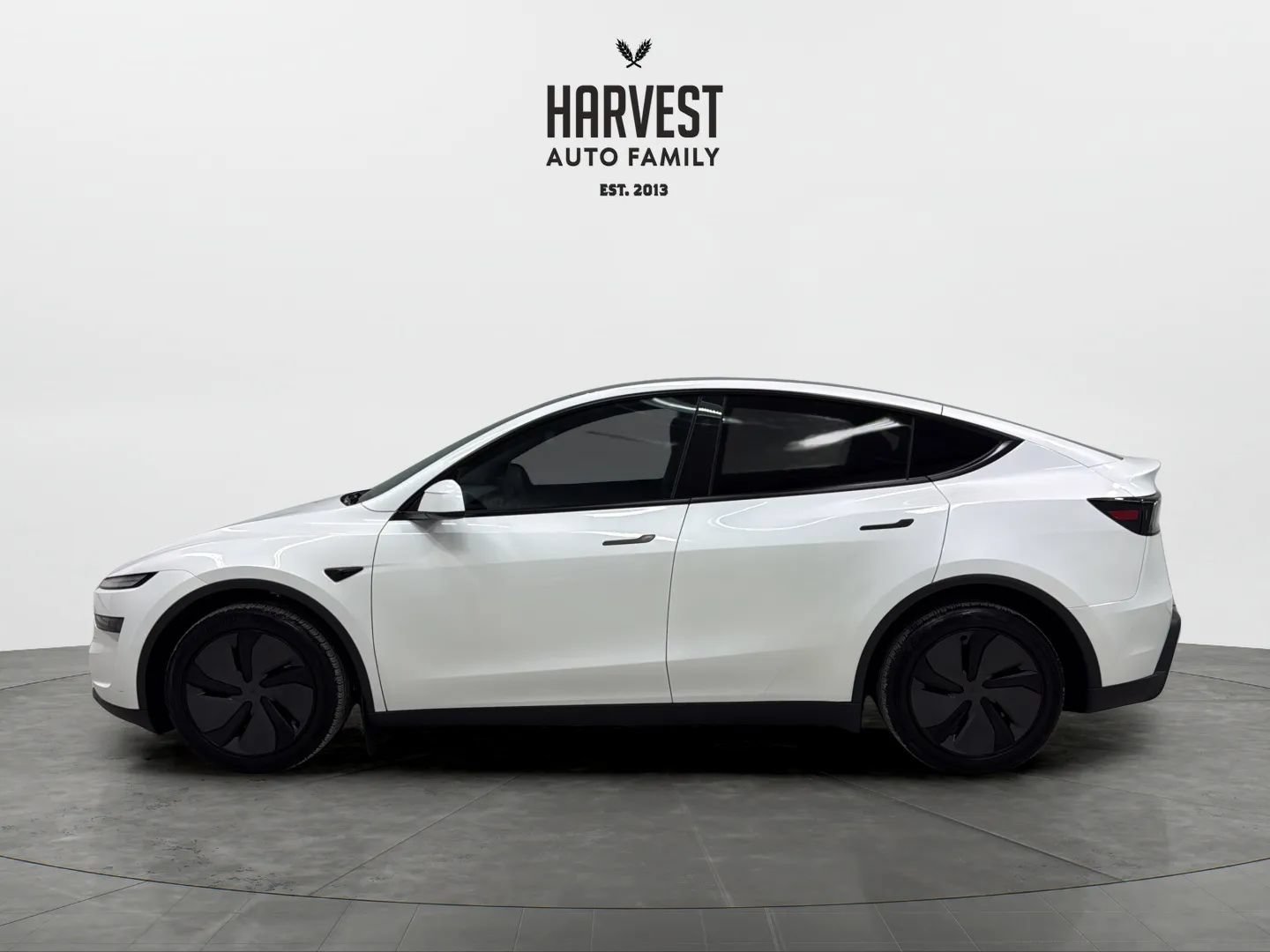 Used 2026 Tesla Model Y AWD image 2