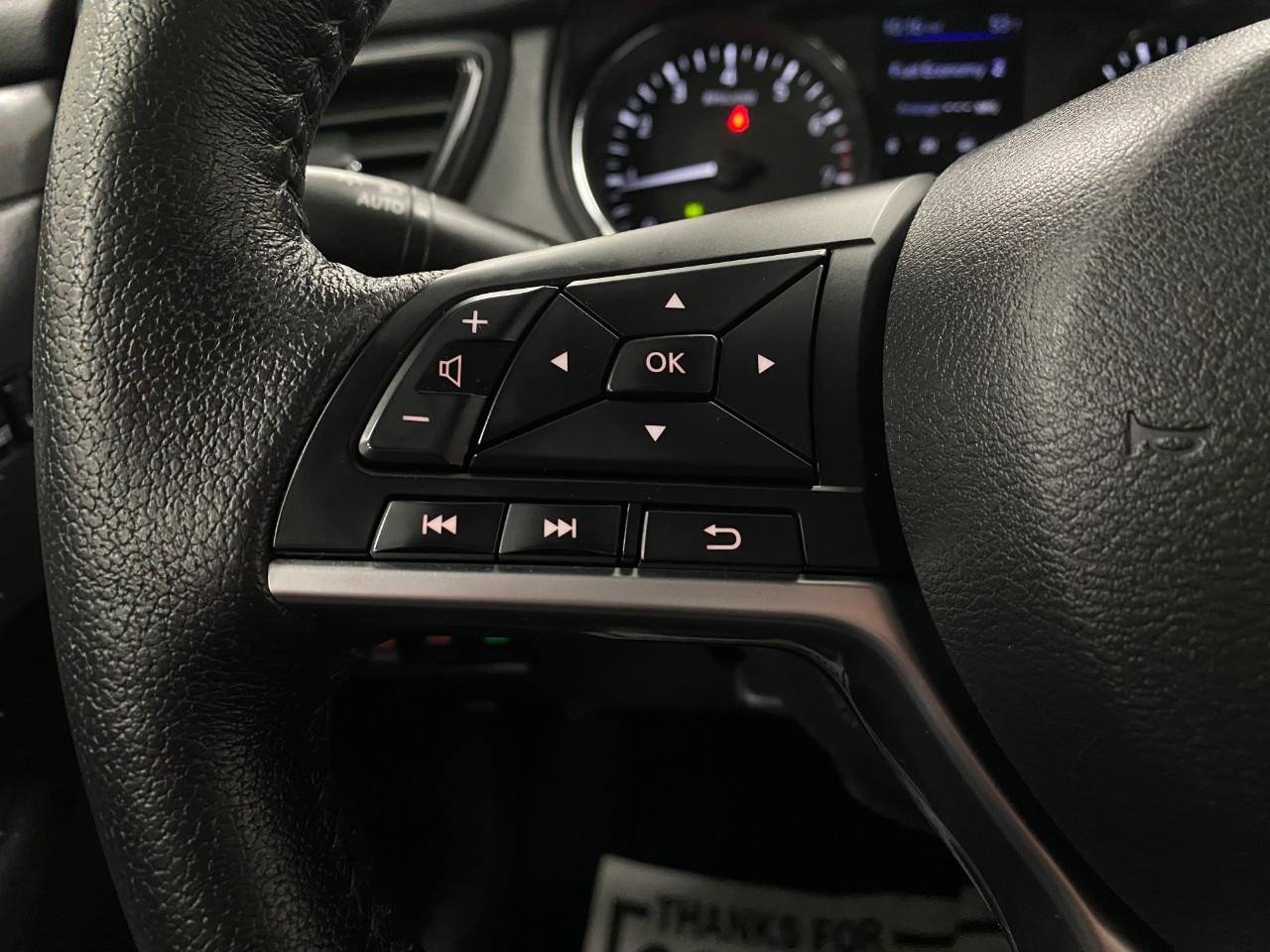 Used 2019 Nissan Rogue SV w/ Premium Package AWD/4WD image 17