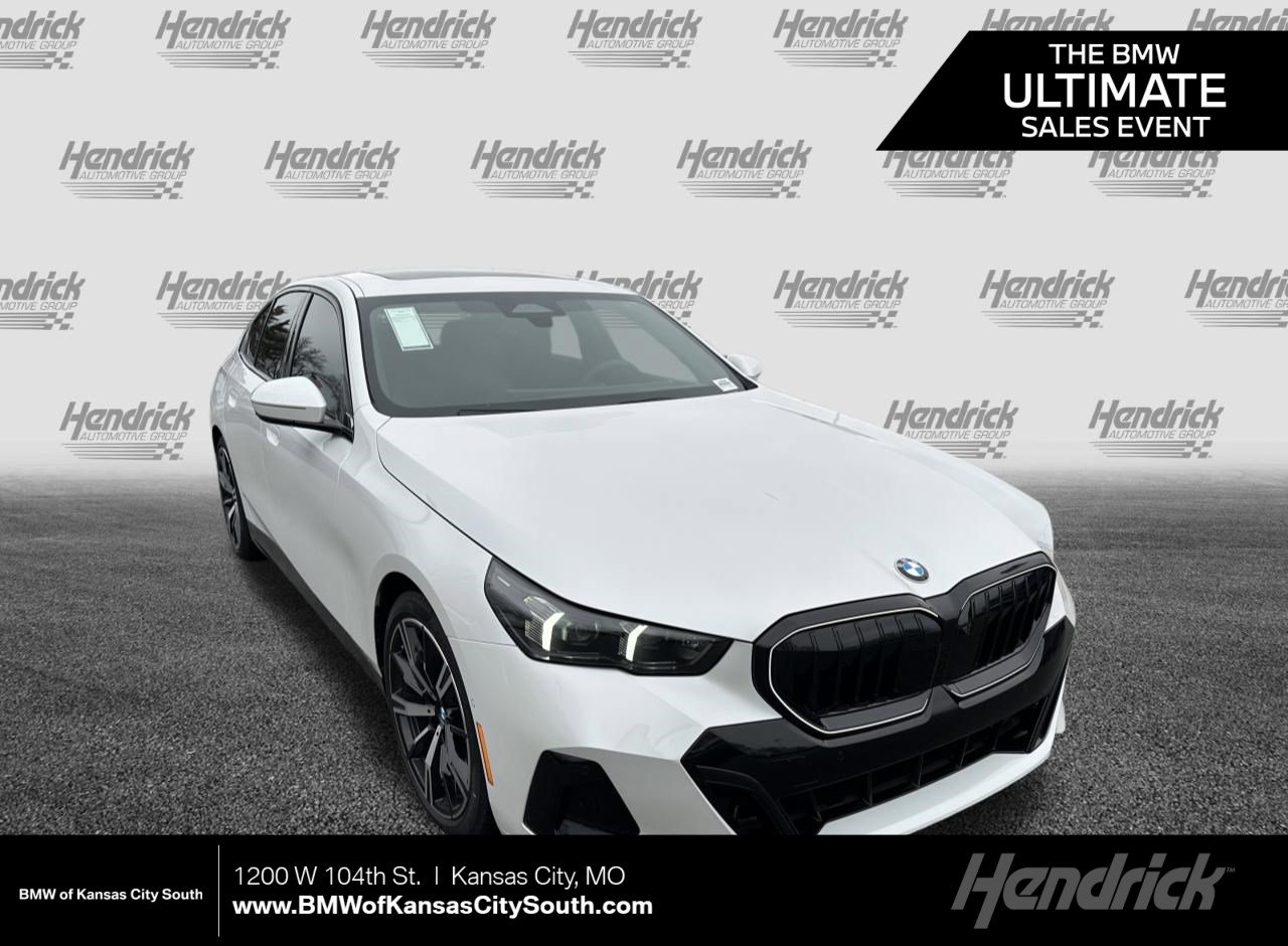 New 2026 BMW 540i xDrive w/ M Sport Package AWD/4WD image 1