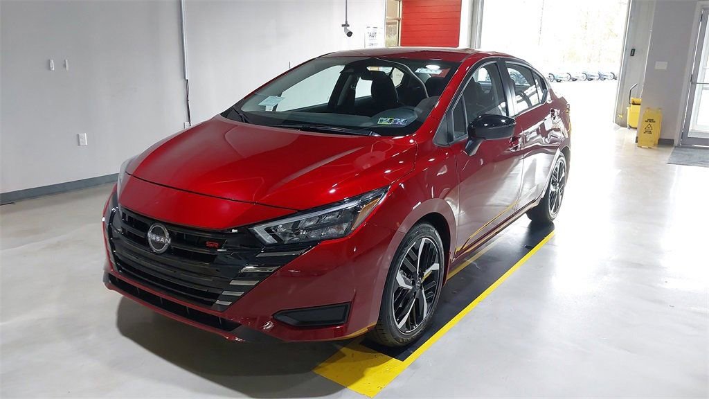 Used 2025 Nissan Versa SR w/ Trunk Package image 18