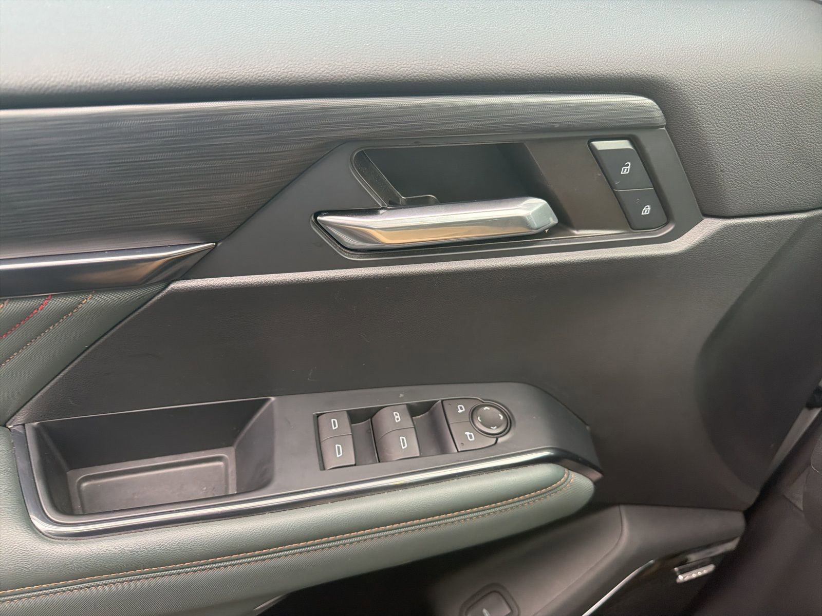 Certified 2024 GMC Acadia AT4 w/ Luxury Package image 20