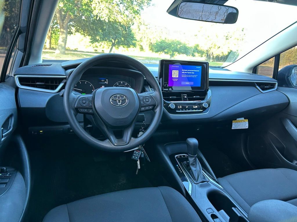 Used 2025 Toyota Corolla LE FWD image 12