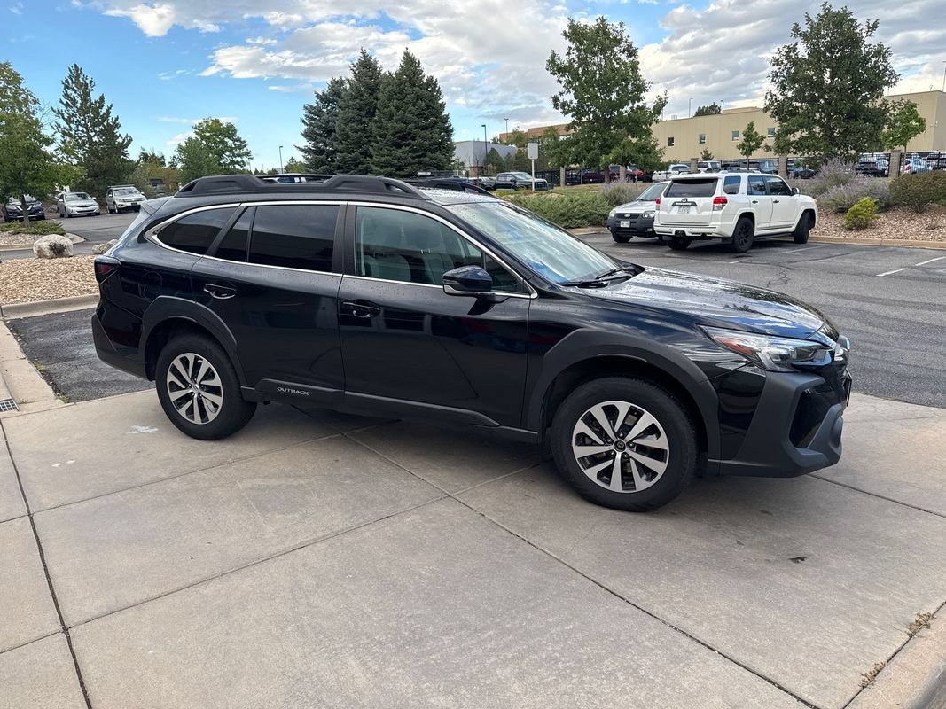 Used 2023 Subaru Outback Premium AWD/4WD image 5