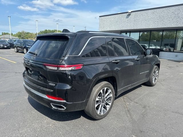 Used 2023 Jeep Grand Cherokee Overland AWD/4WD image 11