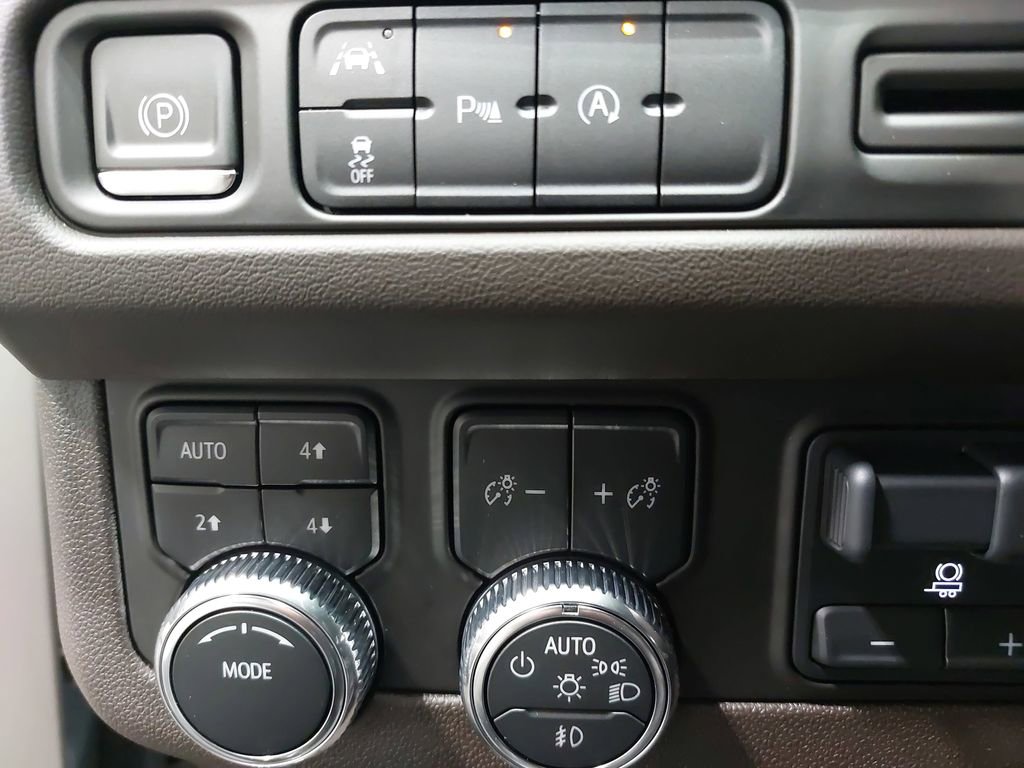 Used 2024 GMC Yukon SLT w/ Max Trailering Package image 29