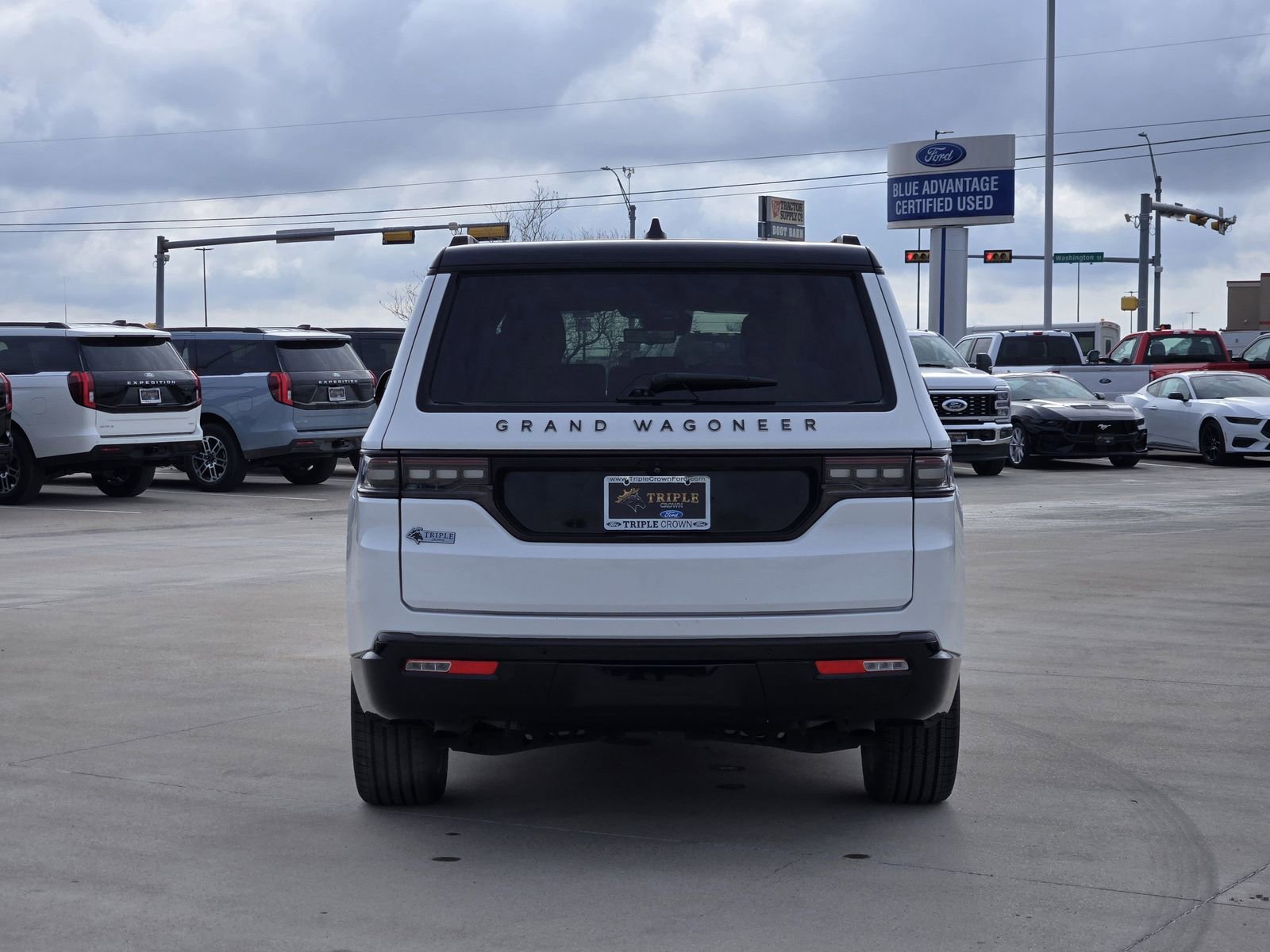 Used 2024 Jeep Grand Wagoneer Series II w/ Quick Order Packagew 28T image 8