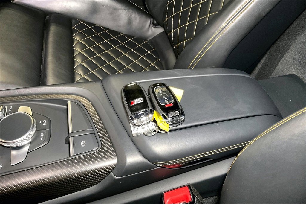Used 2017 Audi R8 V10 image 21